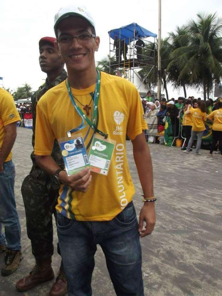 Rennan Laurente foi voluntário na Jornada Mundial da Juventude, evento que se encerrou com uma missa celebrada pelo papa Francisco no Rio em 2013