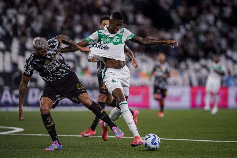 Matheus Babi em atuação pelo Juventude. 
