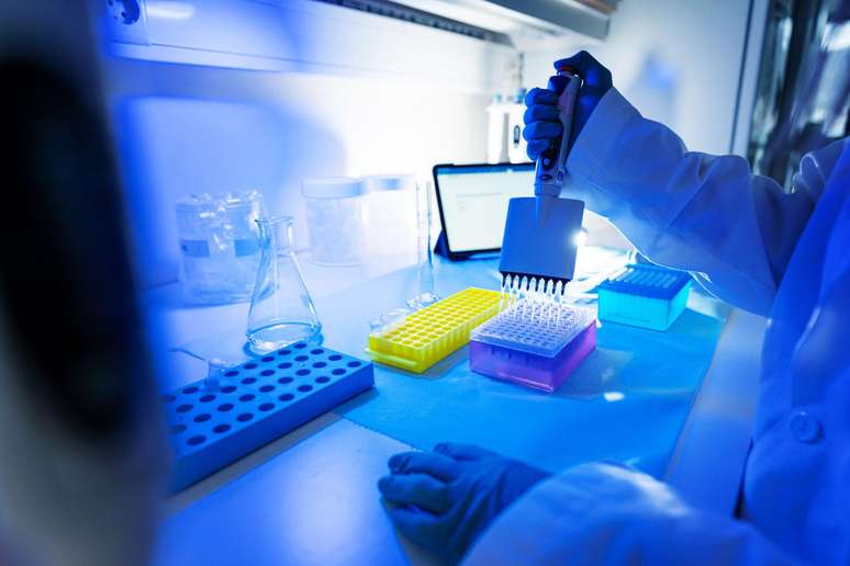 Cientistas estão começando a descobrir algumas das muitas variantes genéticas associadas ao autismo