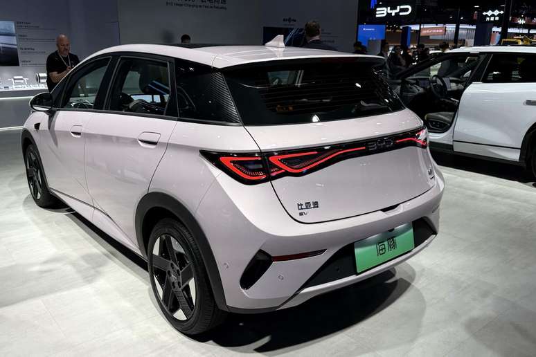 BYD Dolphin reestilizado