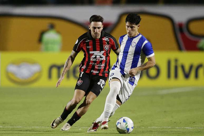 Duelo no Barradão teve o time visitante como vencedor na última quarta-feira (23) –