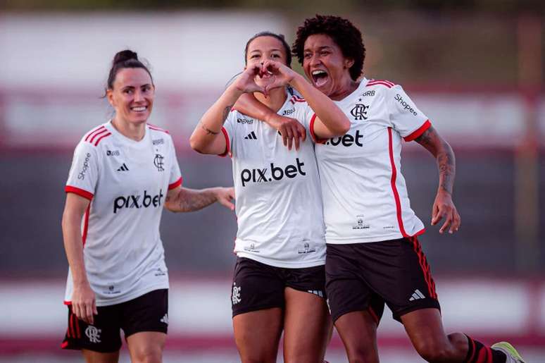 Monalisa tamb&eacute;m marcou na vit&oacute;ria do Flamengo &ndash;