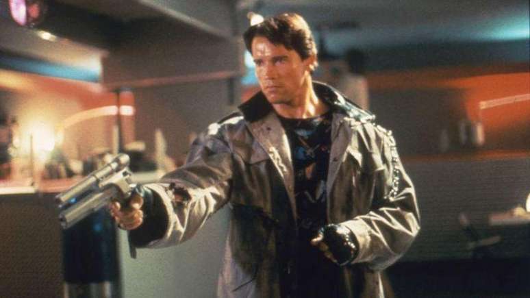 Arnold Schwarzenegger interpretou uma IA assassina no filme O Exterminador do Futuro