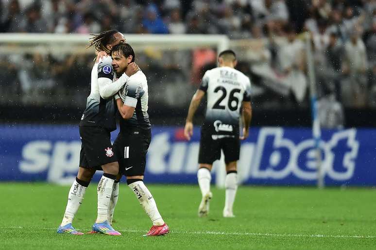 Romero fez o gol da primeira vitória do Corinthians na Sul-Americana –