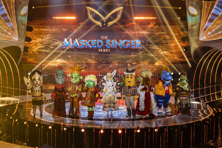 Em “The Masked Singer Brasil”, famosos disfarçados fazem apresentações musicais e o público precisa adivinhar quem eles são 