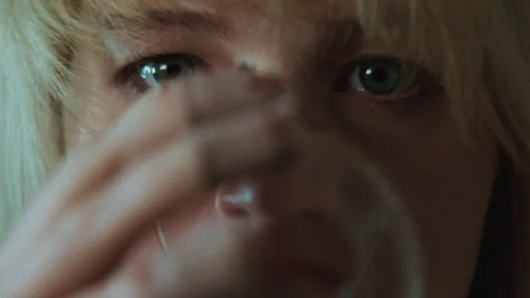 Die, My Love com Jennifer Lawrence e Robert Pattinson ganha foto