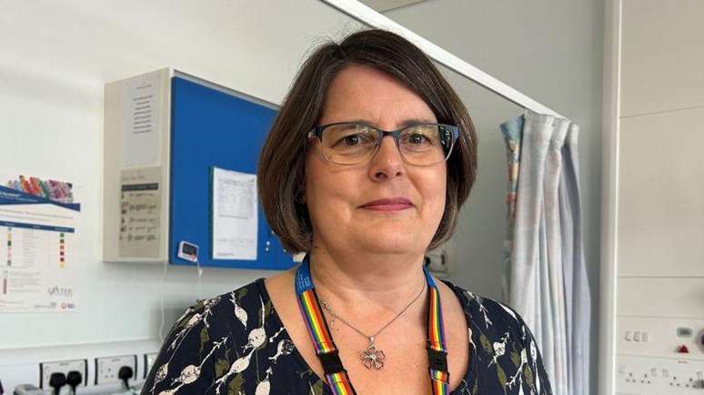 Segundo a geneticista clínica Emma Kivuva, o teste permite transmitir para o útero apenas embriões que não possuam a condição genética dos pais