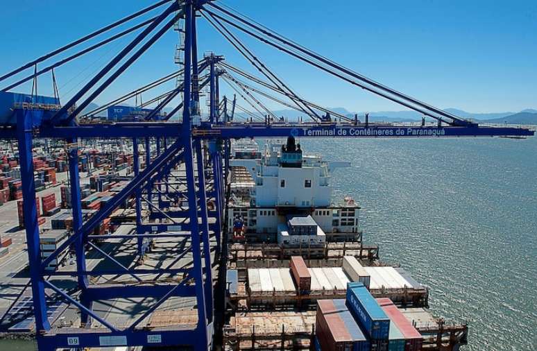 A futura concessionária vai administrar o acesso aos portos por 25 anos, com chance de prorrogação por até 70 anos
