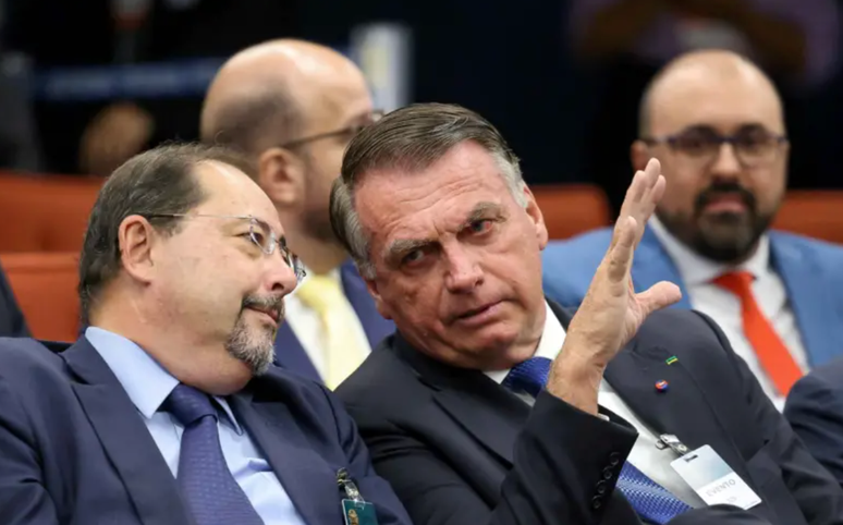 Bolsonaro usou o caso de Débora Rodrigues para convocar manifestações a favor da anistia aos envolvidos no 8 de janeiro de 2023