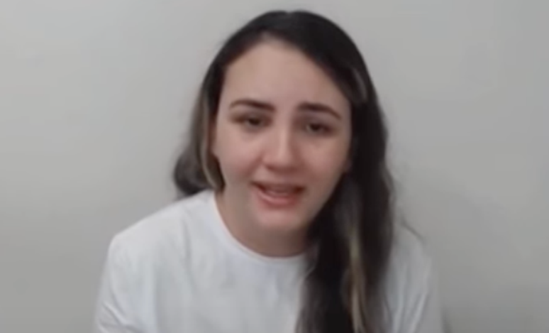 Débora Rodrigues dos Santos admite ter usado uma espécie de batom para pichar uma estátua localizada em frente ao Supremo Tribunal Federal (STF). Seu caso voltará a julgamento na sexta-feira (25/4)