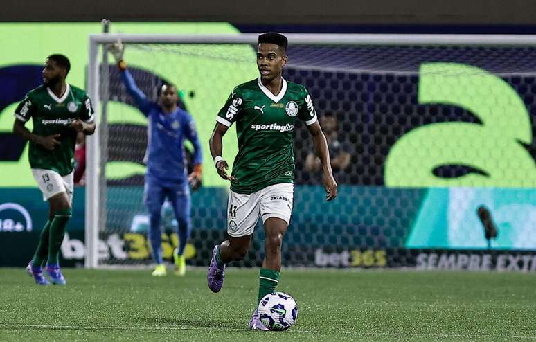 Estevão (Palmeiras) durante jogo contra o Corinthians, no dia 12.04.2025