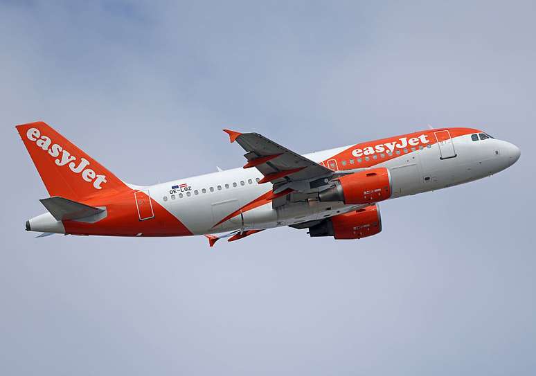 Voo da EasyJet sofreu atraso de oito horas