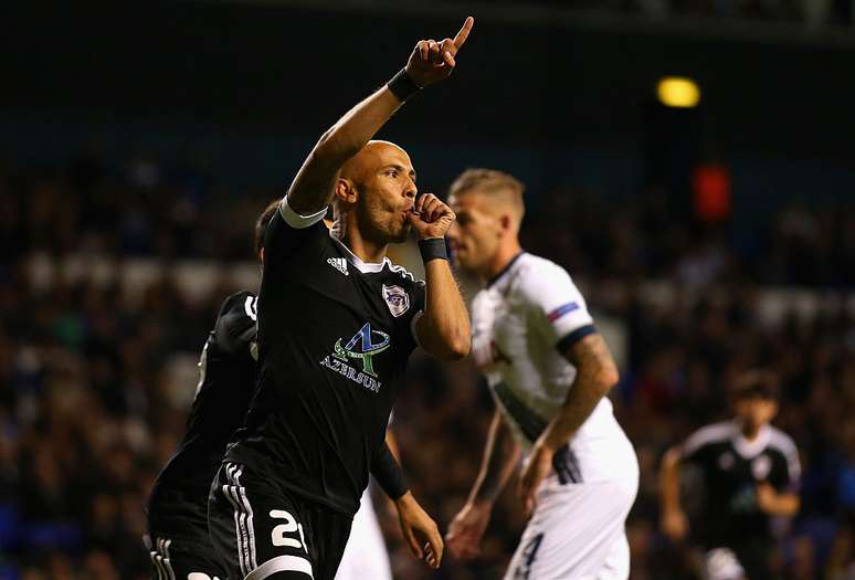 Richard comemora gol contra o Tottenham pela Liga Europa, em 2015