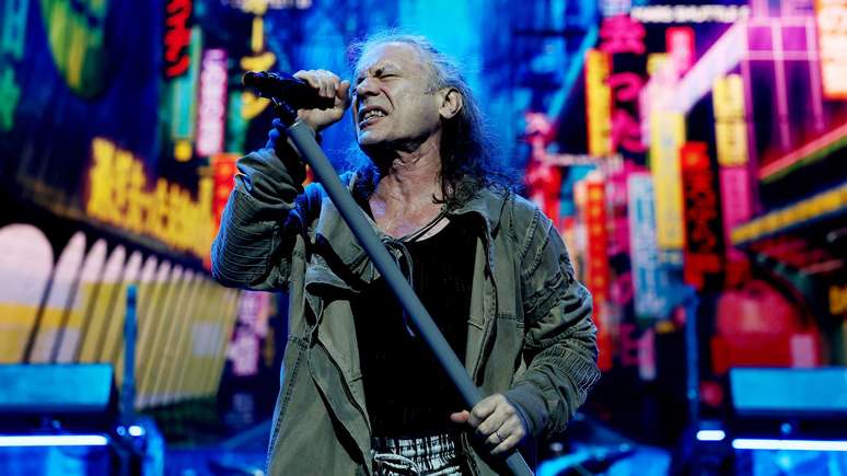 Bruce Dickinson ao vivo com o Iron Maiden -