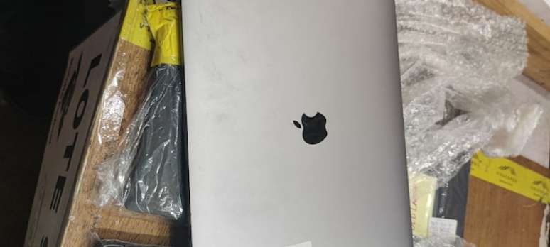 Novo leilão da Receita tem 400 lotes no total, com itens como notebooks, iPhones, tablets, entre outros.