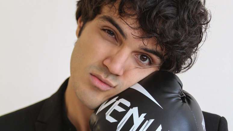 O ator Daniel Haidar em ensaio inspirado em Rocky