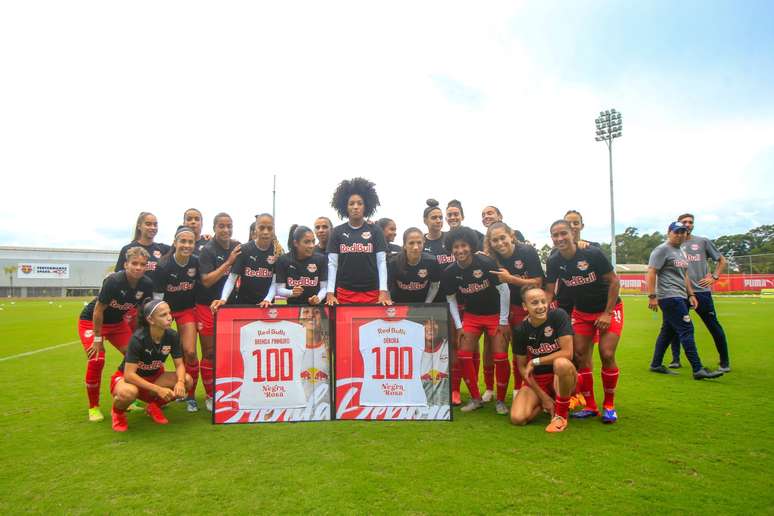 Jogadoras das Bragantinas. 