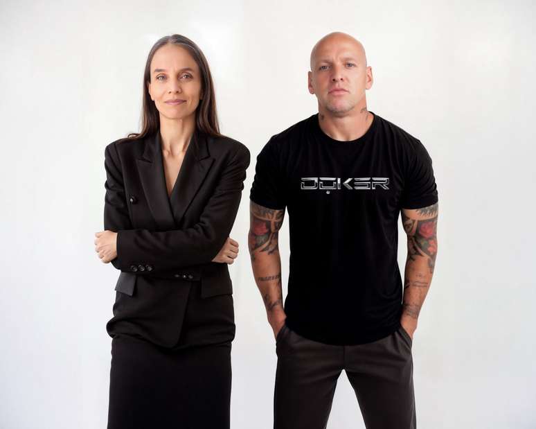 Liliana Gomes e Jacques Dequeker em imagens criadas por IA 