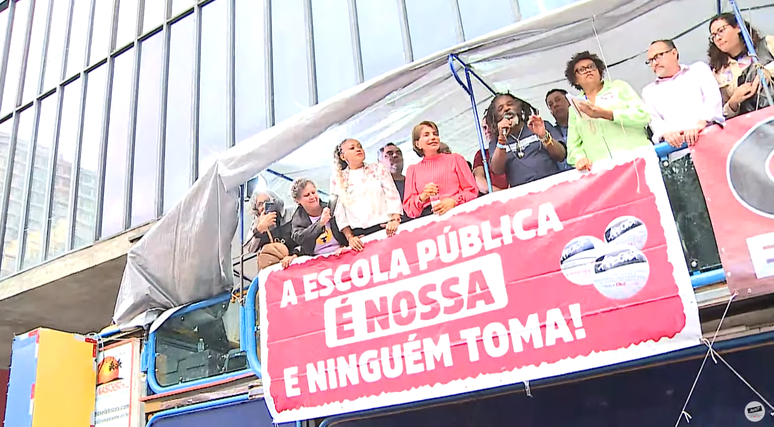 Bancada de assembleia dos professores do Estado de São Paulo na Avenida Paulista