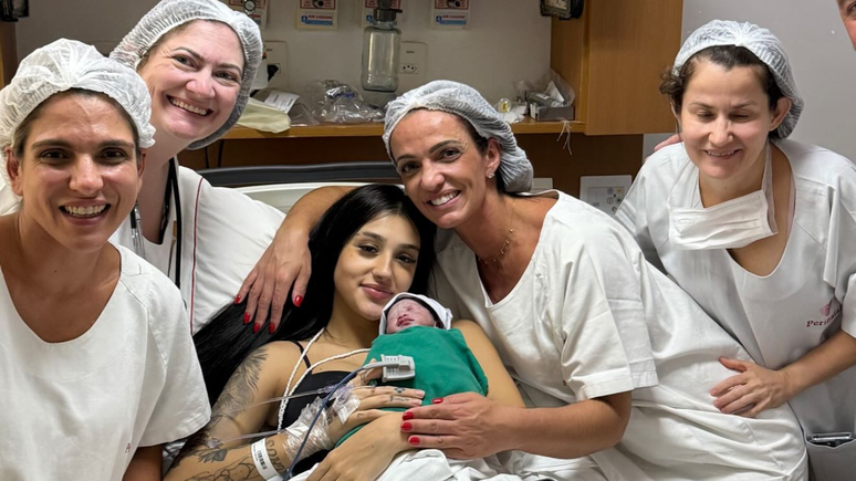 Bia Miranda shows how to be the body less than a day after the premature birth of her daughter Bia Miranda shows how to be the body less than a day after the premature birth of her daughter