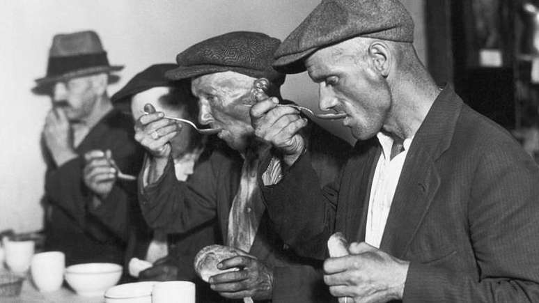 Economistas afirmam que as políticas protecionistas nos Estados Unidos agravaram a Grande Depressão de 1930