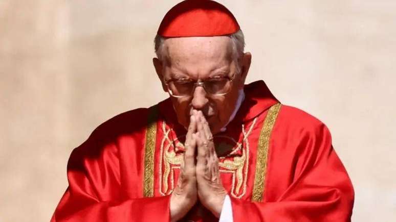 O funeral foi conduzido pelo decano do Colégio Cardinalício, o cardeal Giovanni Battista Re