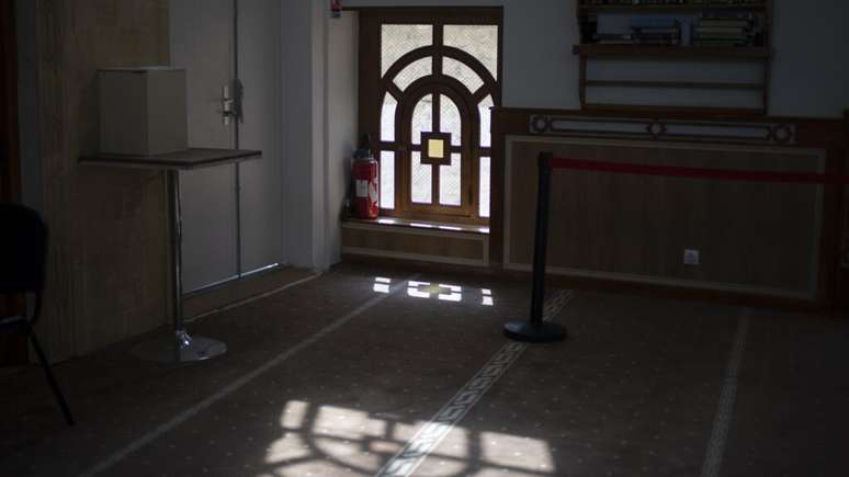 Foto ilustrativa: mesquita da escola muçulmana particular Ibn Khaldoun, em Marselha, no sul da França, na terça-feira, 16 de abril de 2024. (Foto: AP/Daniel Cole)