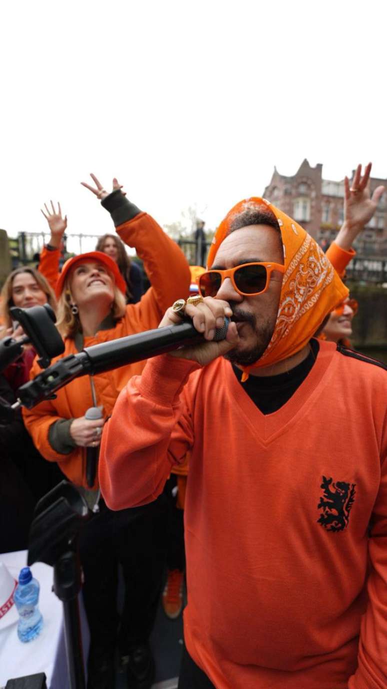 D2 quebrou tudo durante apresentação no King's Day
