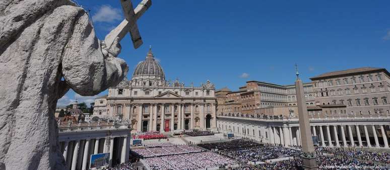 Fiéis e líderes mundiais se reuniram no Vaticano para prestar última homenagem a Francisco
