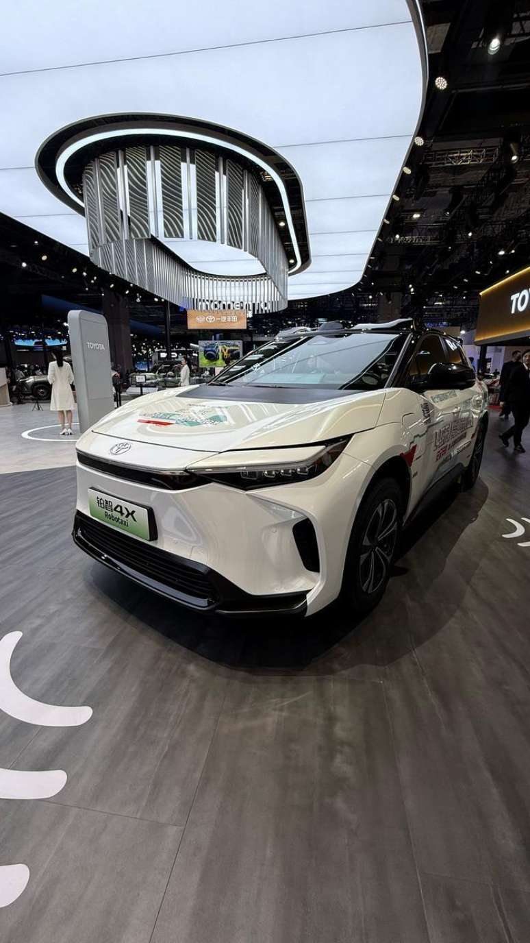 Toyota bZ4X Robotaxi (Autônomo)