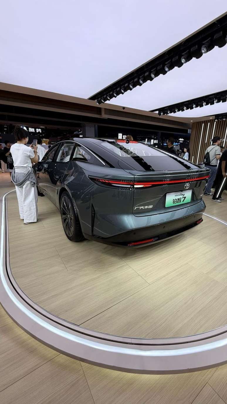 Toyota bZ7 Concept