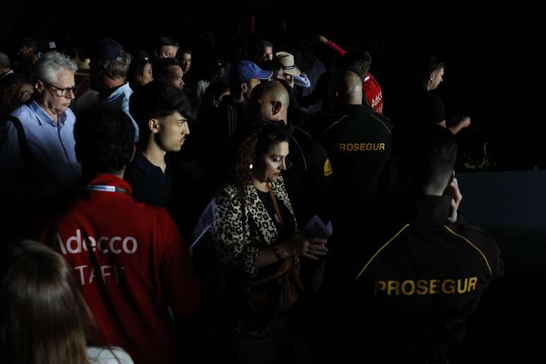 Pessoas deixam torneio de t&ecirc;nis em Madri ap&oacute;s um apag&atilde;o atingir Espanha e Portugal