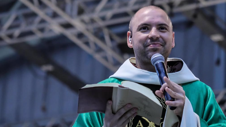 Frei Gilson tem cerca de 7 milhões de seguidores no YouTube e vem atraindo apoio da direita