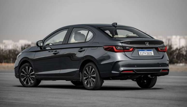 Honda City sedã na versão Touring sobe de preço