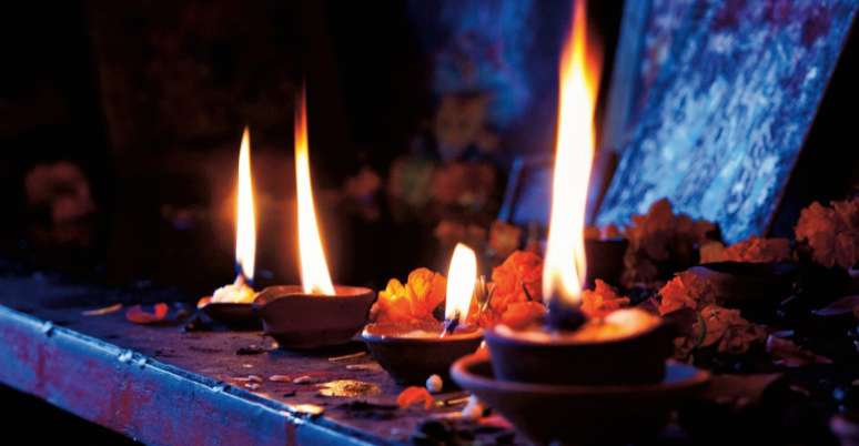 Espiritualista ensina altar m&aacute;gico para atrair prosperidade durante o ano; veja como fazer em casa!