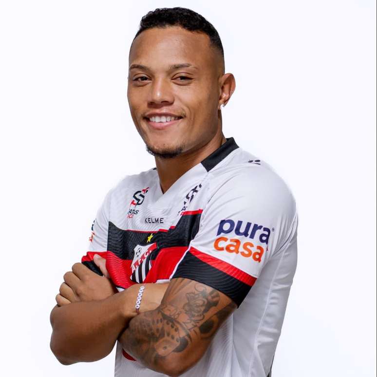 Douglas Santos 
