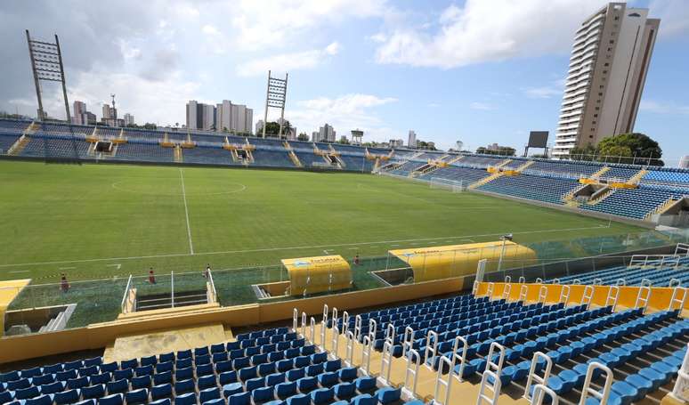 Estádio Presidente Vargas. 