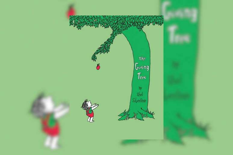 “The Giving Tree” tem uma estrutura com frases simples, vocabulário direto e repetitivo, o que ajuda na compreensão 