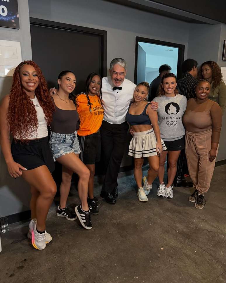William Bonner tieta Lorrane Oliveira, J&uacute;lia Soares, Rebeca Andrade, Fl&aacute;via Saraiva, Jade Barbosa e Daiane dos Santos
