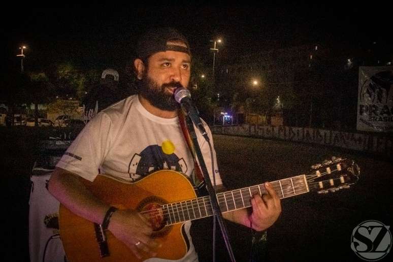 Até um músico subir no palco e se apresentar, esforço dos organizadores envolve de logística a burocracia.