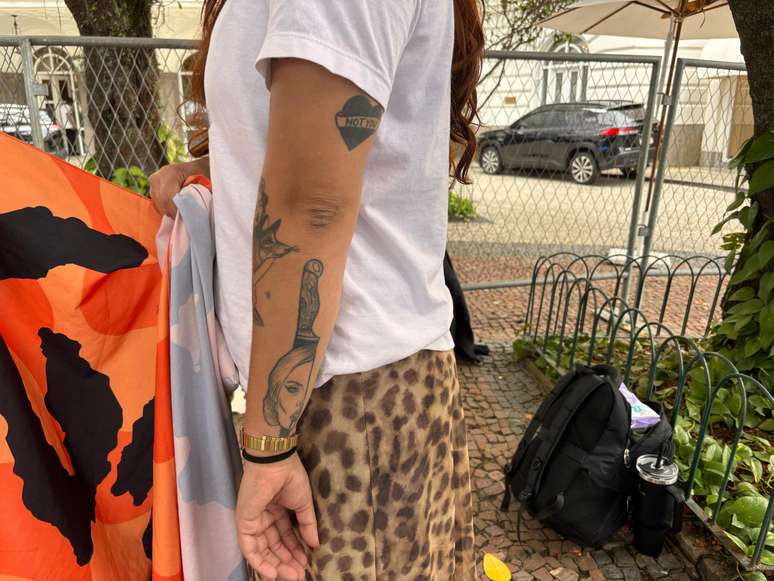 A tatuadora marcou no corpo o rosto de Lady Gaga