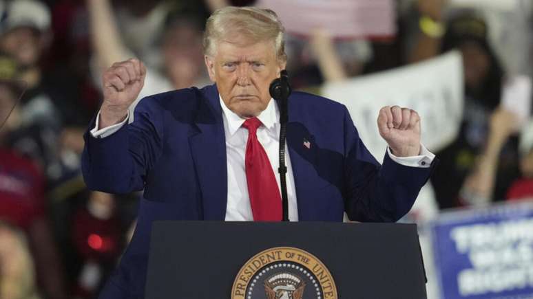 O presidente americano, Donald Trump, durante discurso na Macomb Community College, em Warren, Michigan, em 29 de abril de 2025.