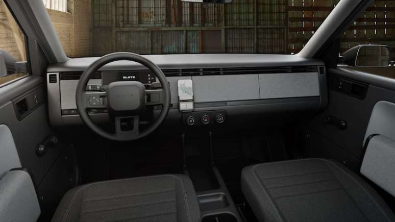 Aus&ecirc;ncia de central multim&iacute;dia exige que usu&aacute;rio use o pr&oacute;prio celular no painel, como j&aacute; fizeram algumas fabricantes brasileiras, como VW e Ford, por exemplo