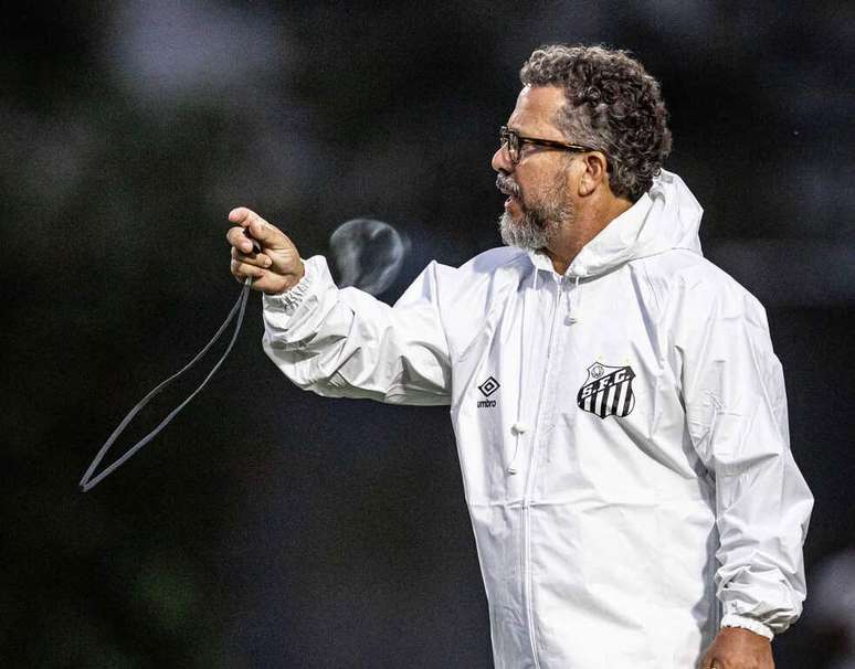 Cléber X firma su cuenta falsa para Santoos -