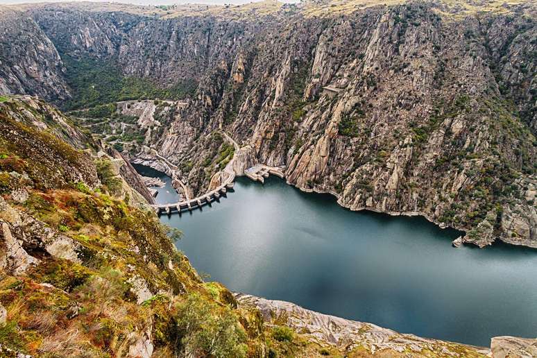 Barragem hidrelétrica de Aldeadavila, no rio Douro, na fronteira entre Espanha e Portugal