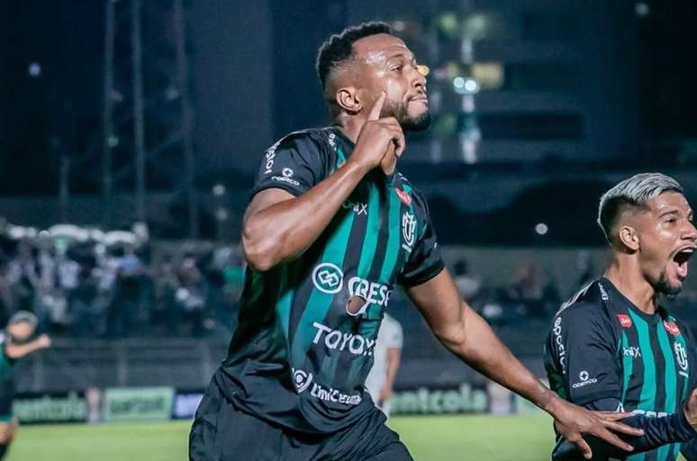 Maringá ficou duas vezes na frente do placar, mas cedeu o empate com o Atlético-MG –