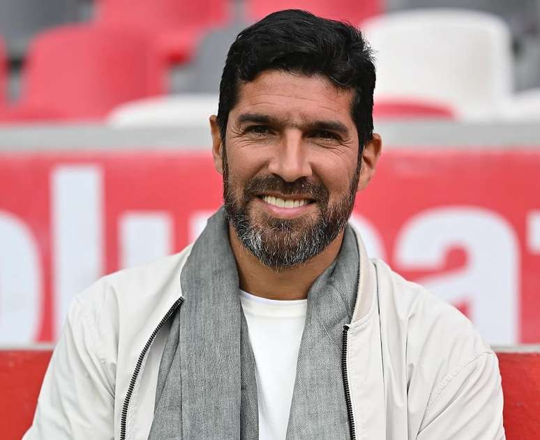 Loco Abreu es el nuevo profesor de Tijuana