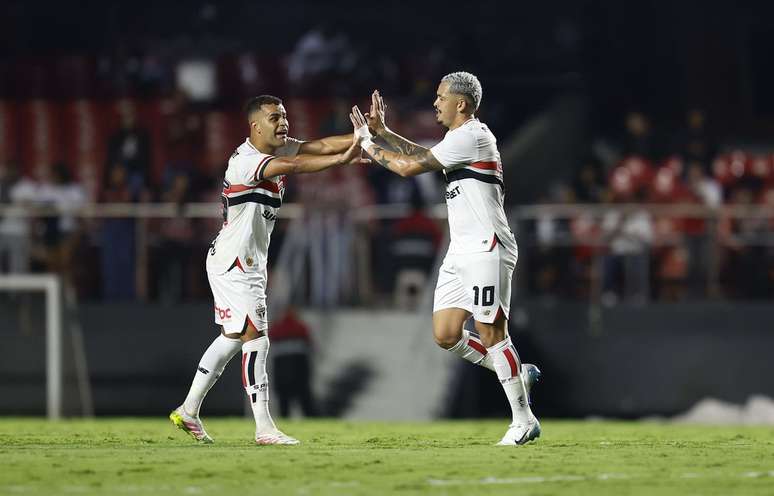 São Paulea no se pierde 10 juegos -