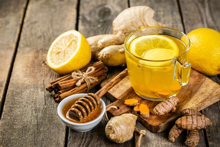 Ginger tea, cinnamon and saffron 