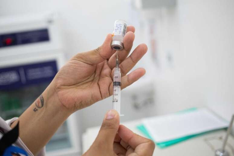At the time of laboratory exchange, health receives updated doses of Covidi vaccine; understand
